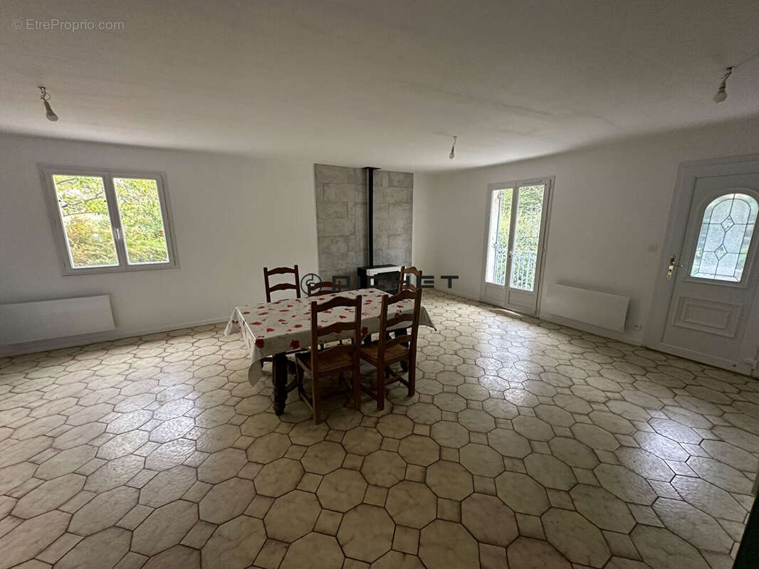 Maison à COULOUNIEIX-CHAMIERS