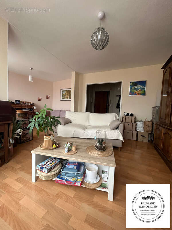 pièce de vie  - Appartement à BOURG-DE-PEAGE