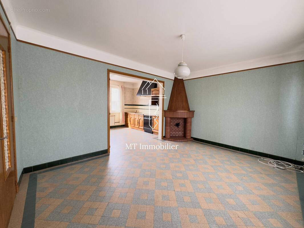 Maison à BEAURAINVILLE