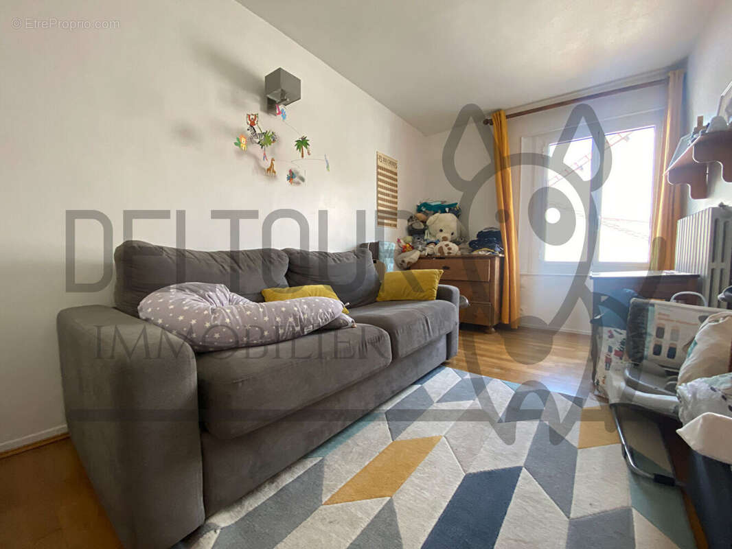 Maison à VILLENEUVE-LE-COMTE