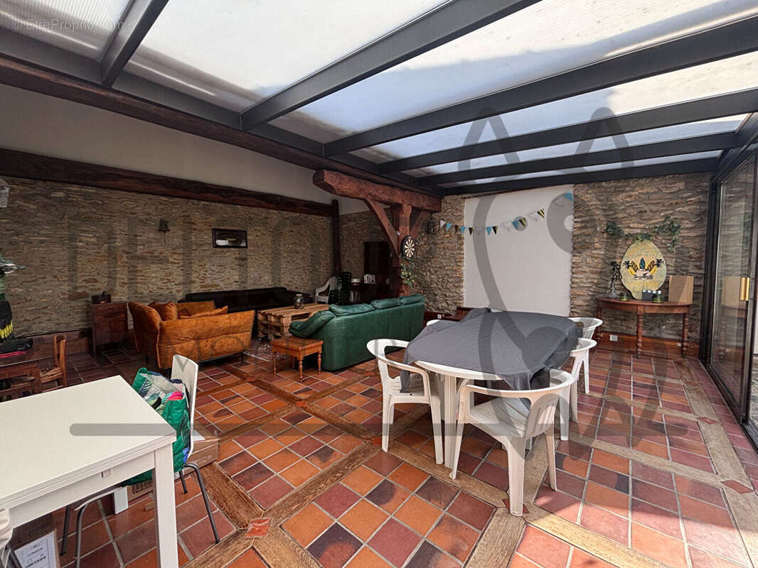 Maison à VILLENEUVE-LE-COMTE