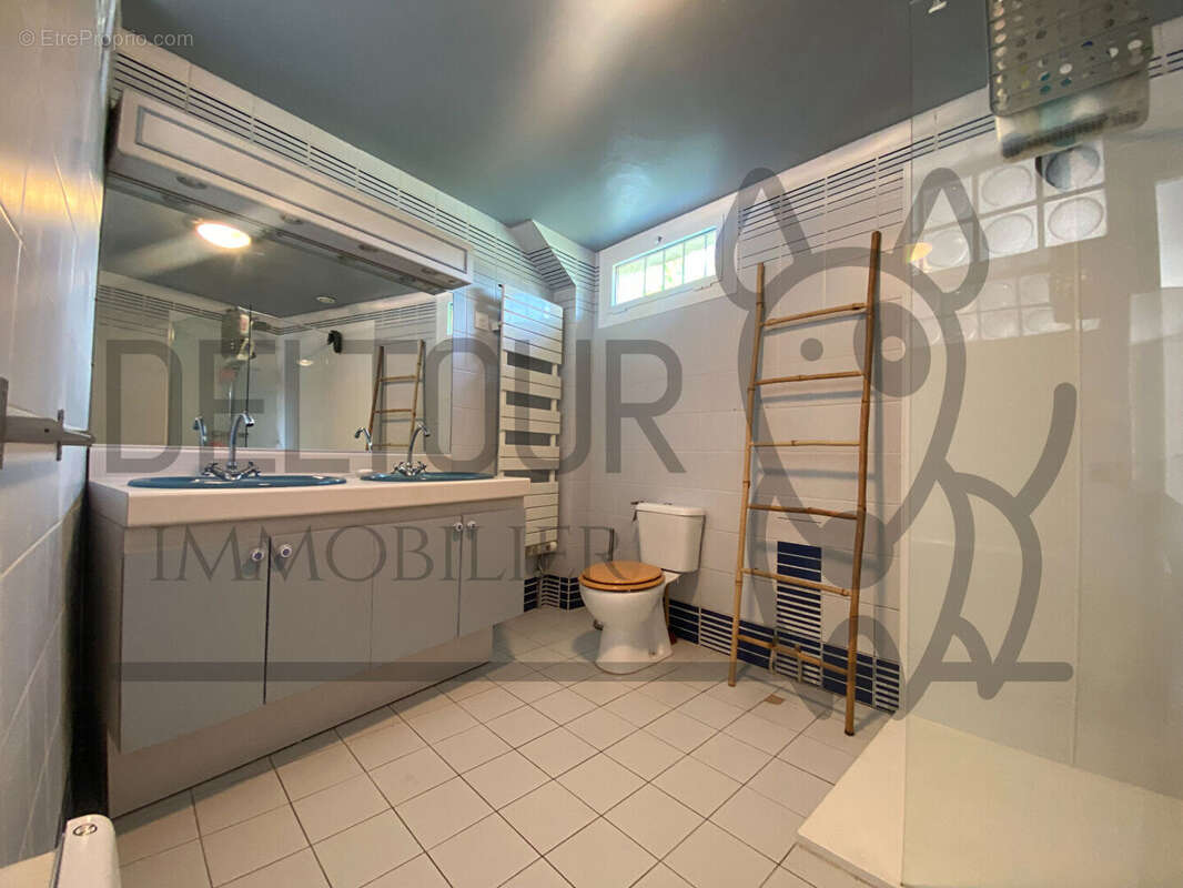 Maison à VILLENEUVE-LE-COMTE