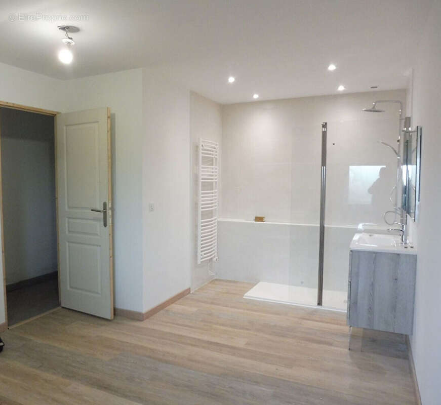 Maison à COULONGES-SUR-L&#039;AUTIZE