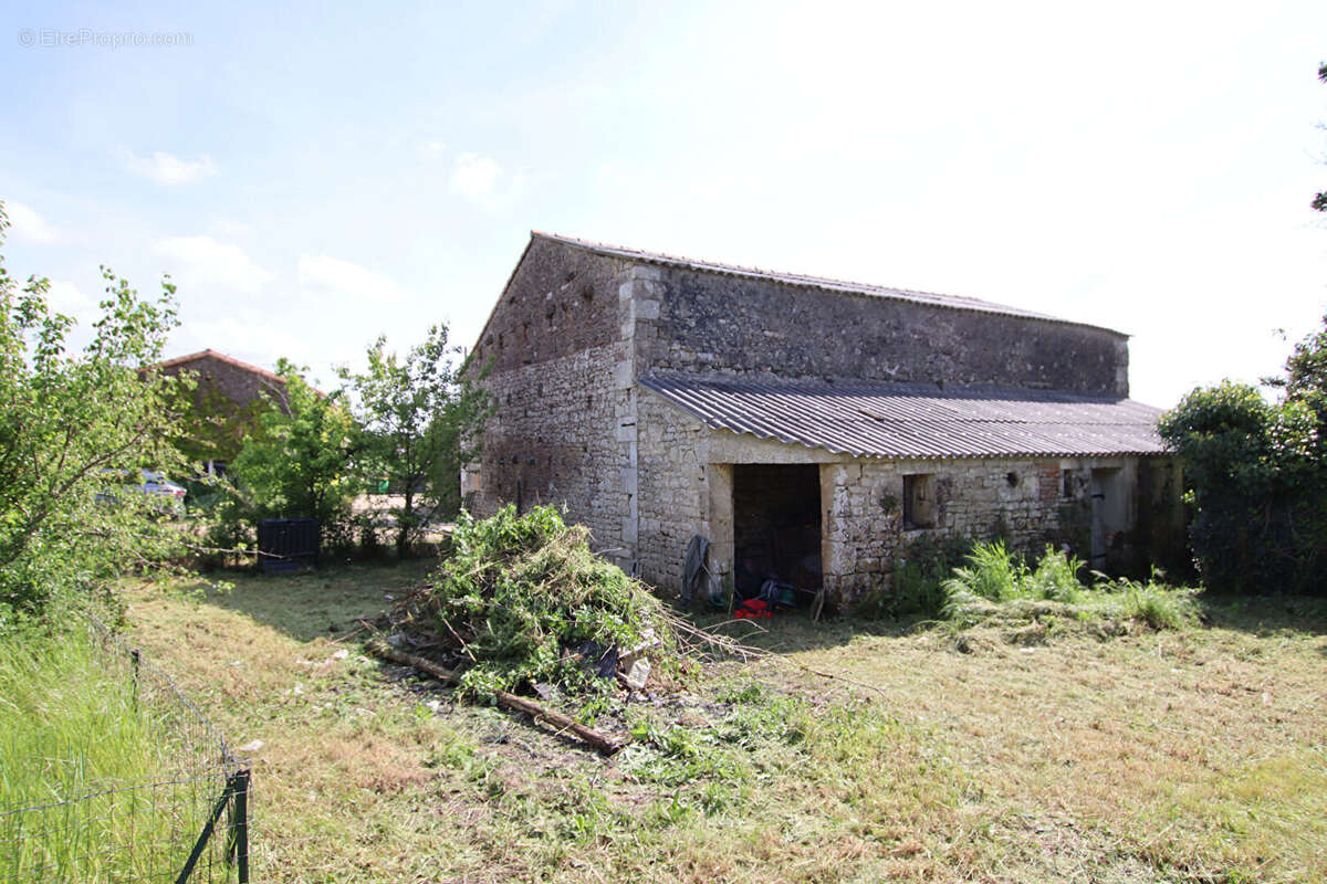 Maison à COULONGES-SUR-L&#039;AUTIZE