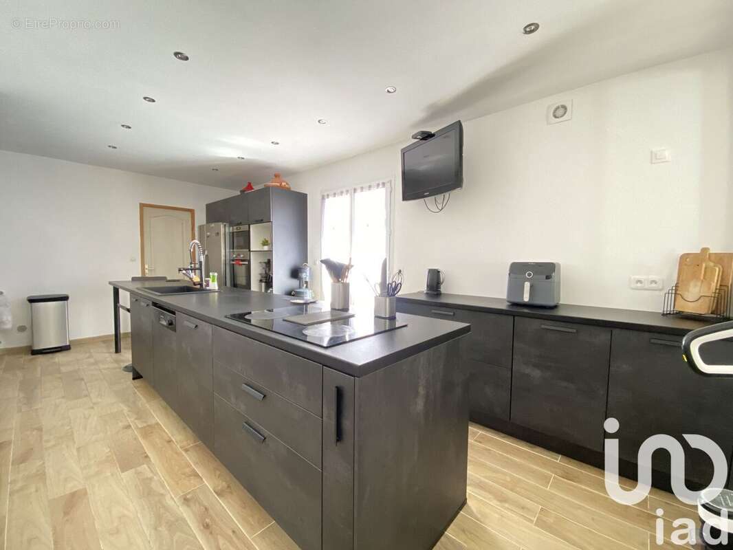 Photo 8 - Maison à MONTBAZIN