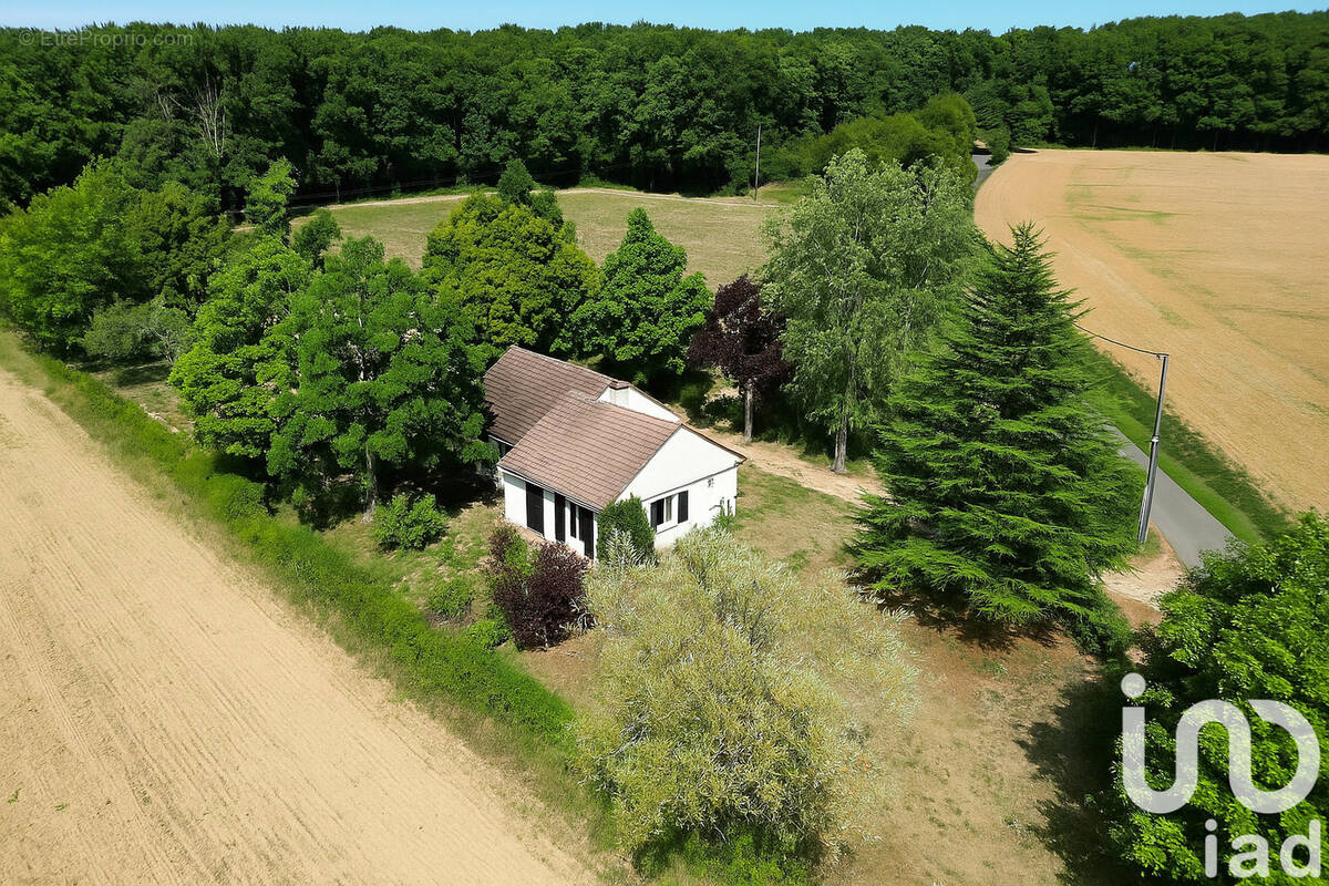 Photo 1 - Maison à SAINTE-COLOMBE-DES-BOIS