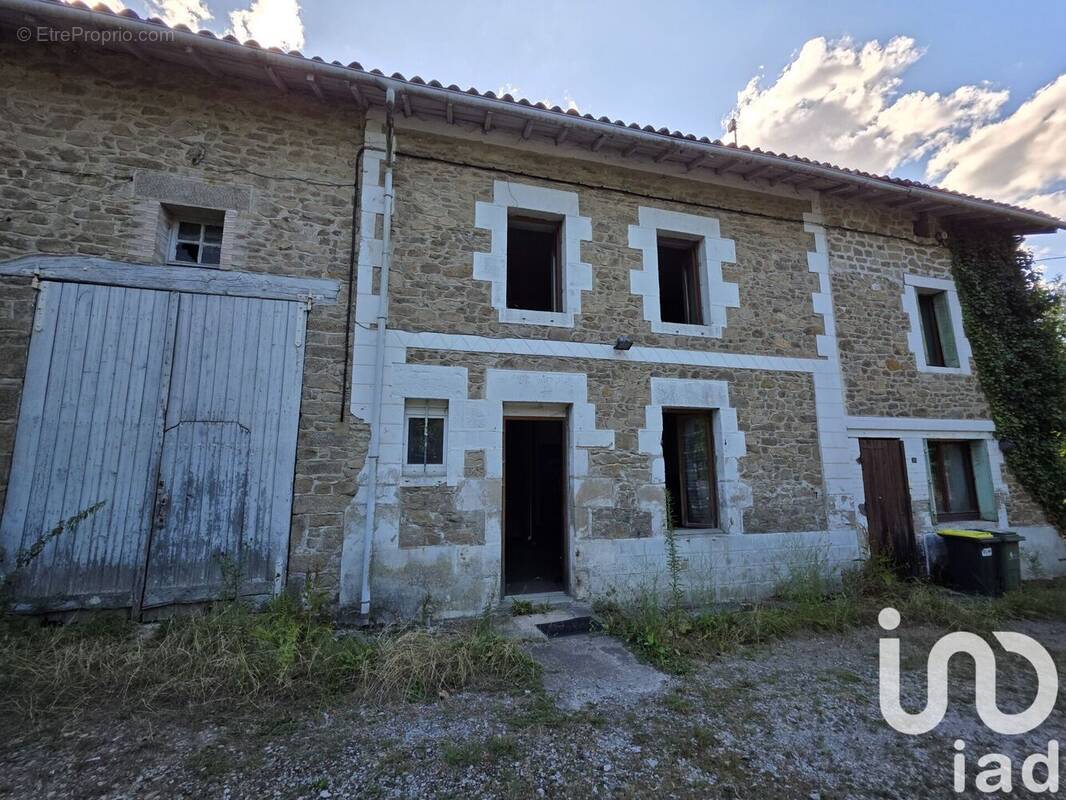 Photo 1 - Maison à SAINT-JOUVENT