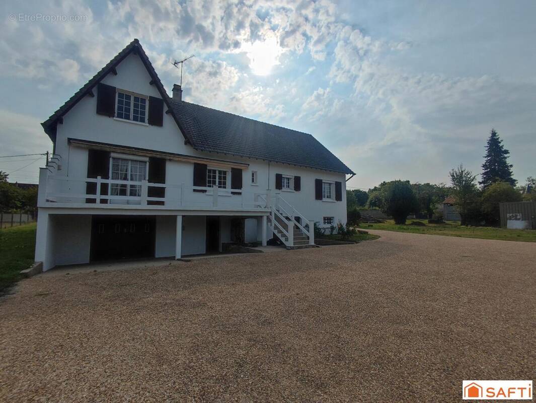 Photo 1 - Maison à MYENNES