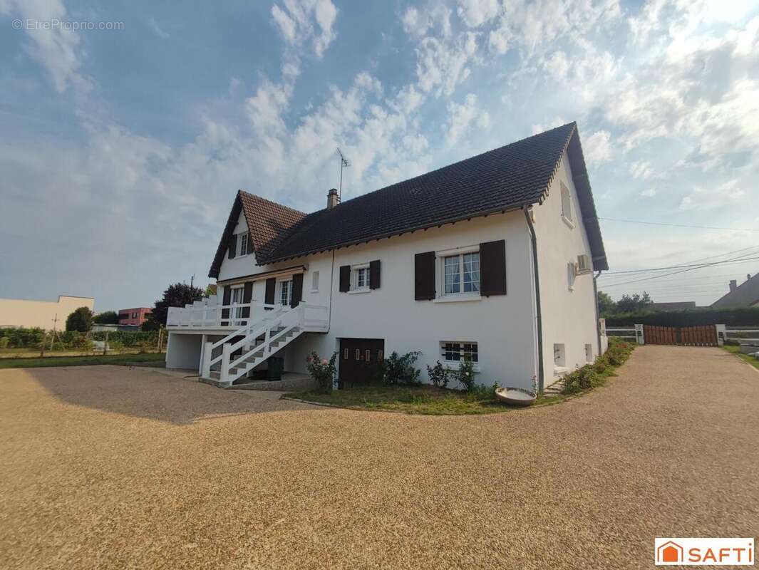 Photo 2 - Maison à MYENNES