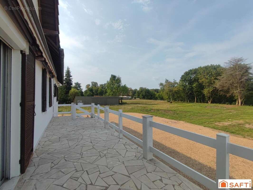 Photo 3 - Maison à MYENNES