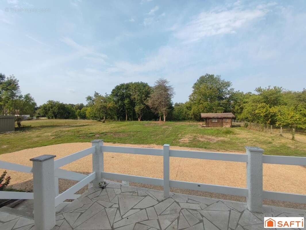 Photo 4 - Maison à MYENNES