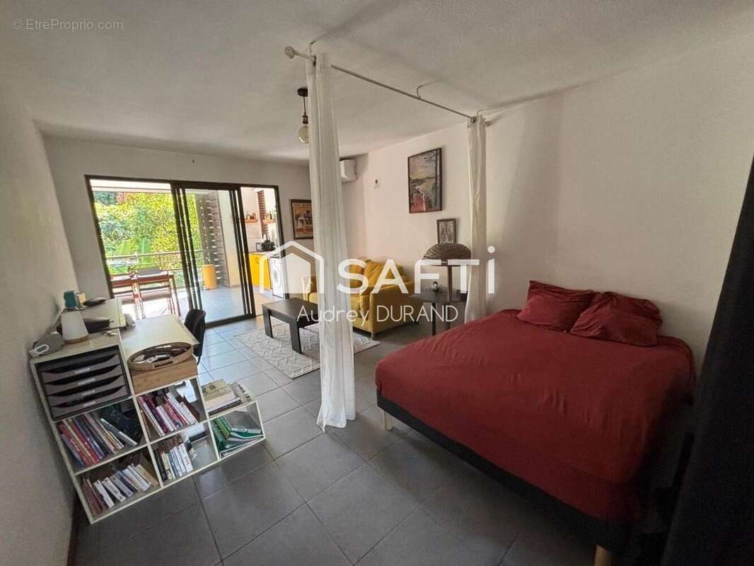 Photo 5 - Appartement à REMIRE-MONTJOLY