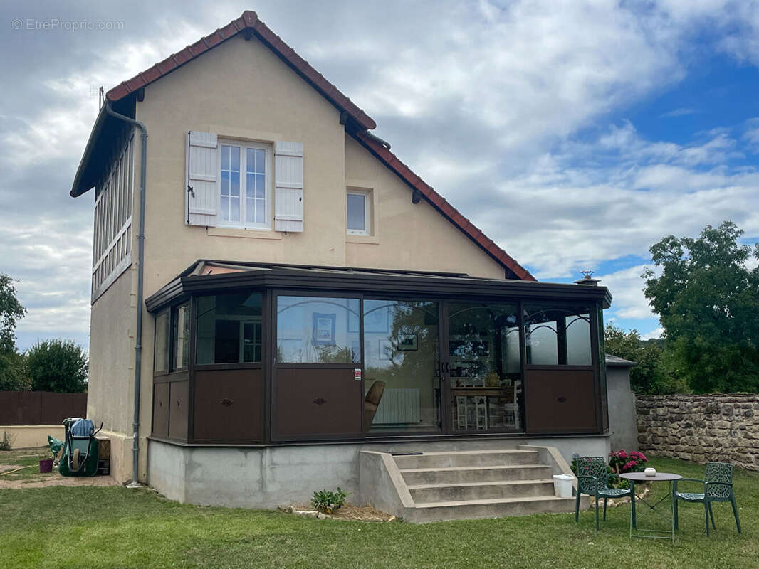 Maison à MONTIGNY-AUX-AMOGNES