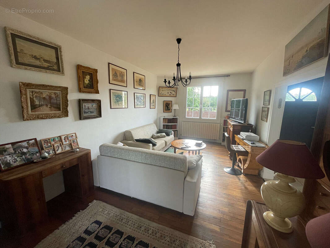 Maison à MONTIGNY-AUX-AMOGNES