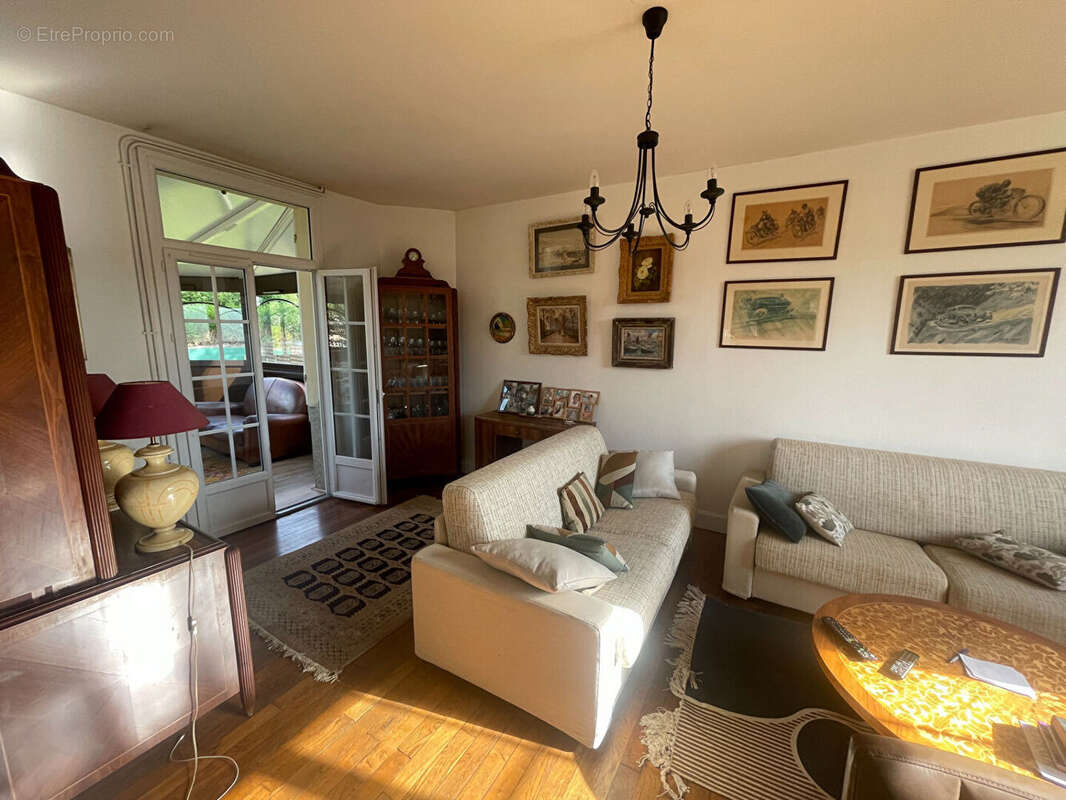 Maison à MONTIGNY-AUX-AMOGNES