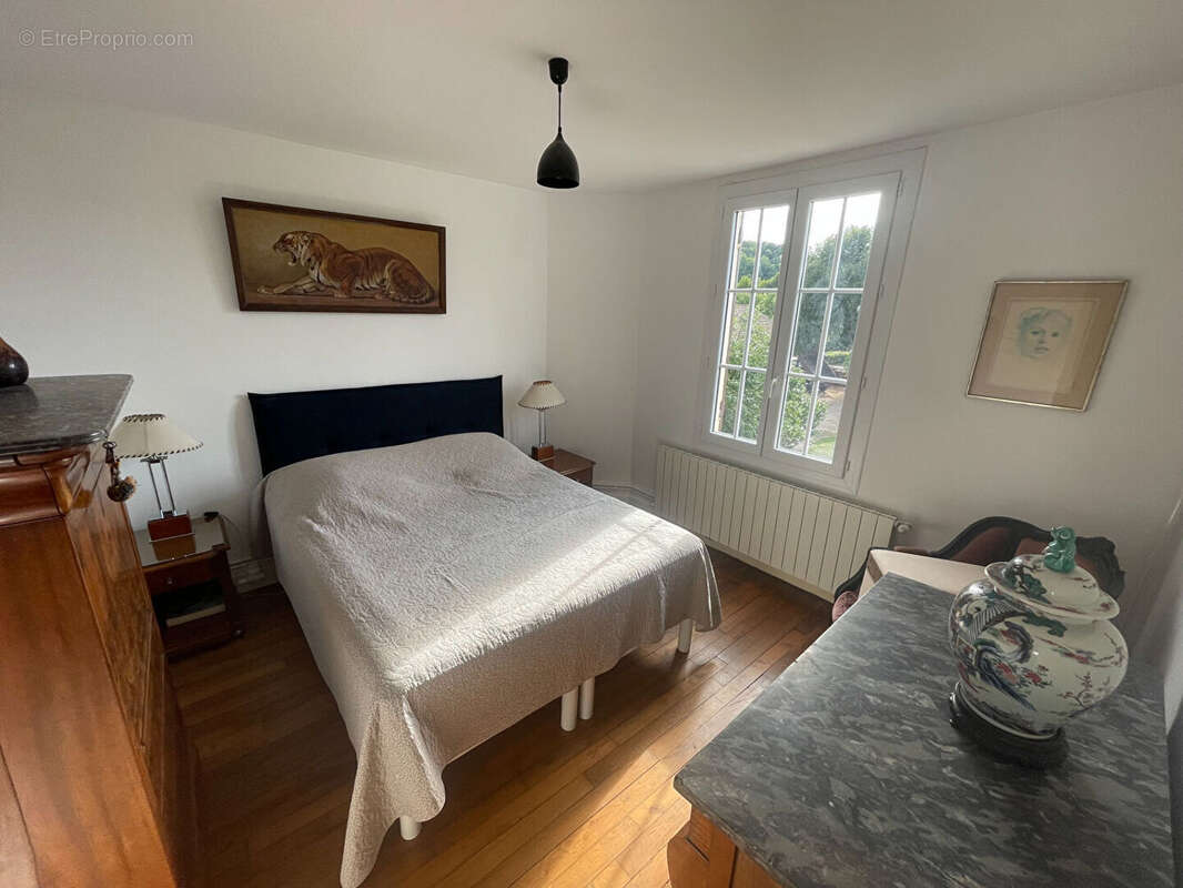 Maison à MONTIGNY-AUX-AMOGNES