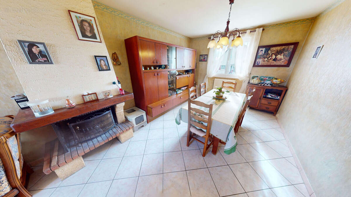 Maison à COLLEVILLE-MONTGOMERY