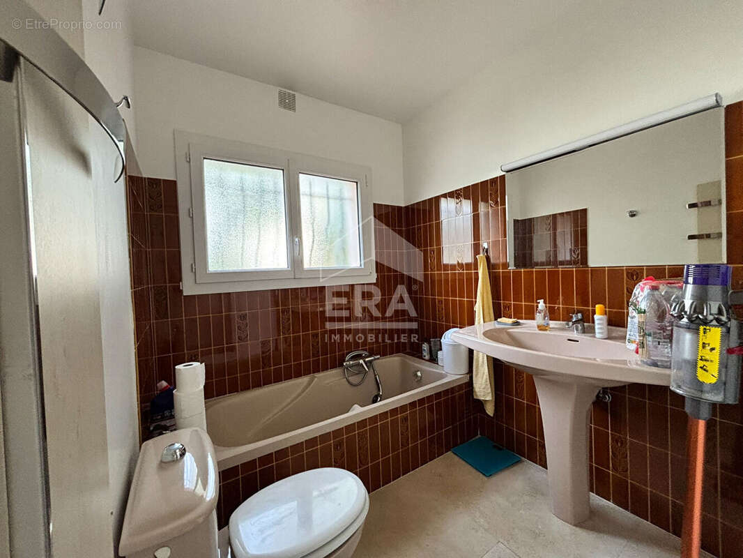 Maison à ROQUEBRUNE-SUR-ARGENS