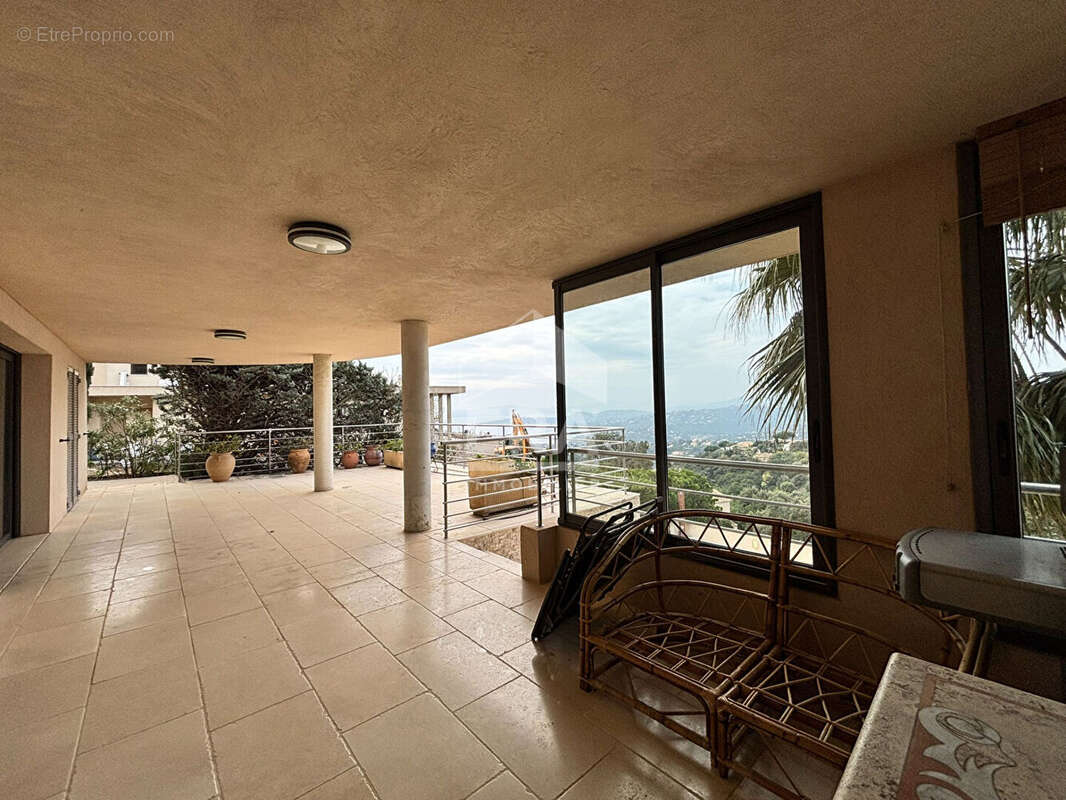 Maison à ROQUEBRUNE-SUR-ARGENS