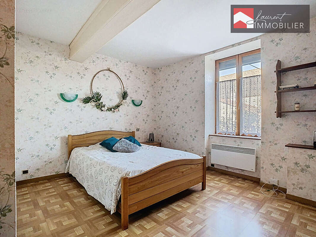 Maison à MONTBELLET