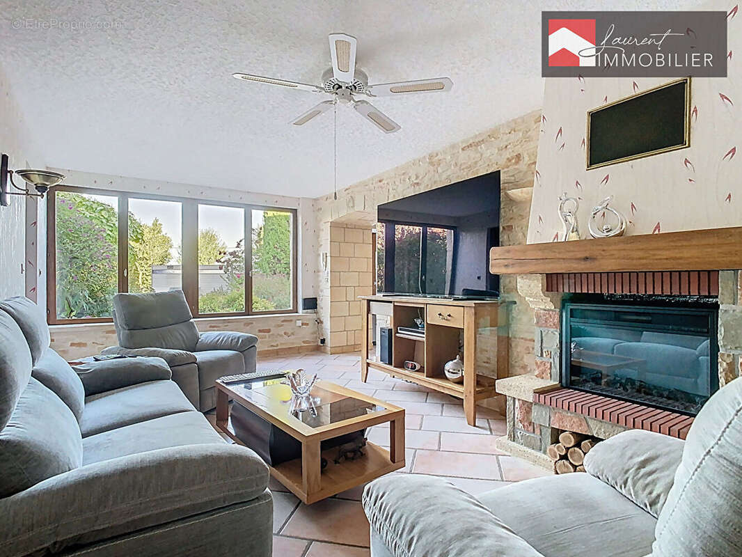 Maison à MONTBELLET