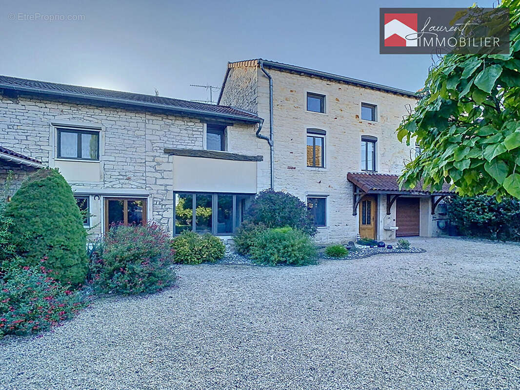 Maison à MONTBELLET