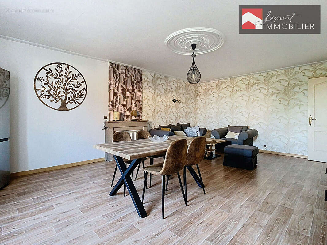 Maison à MONTBELLET