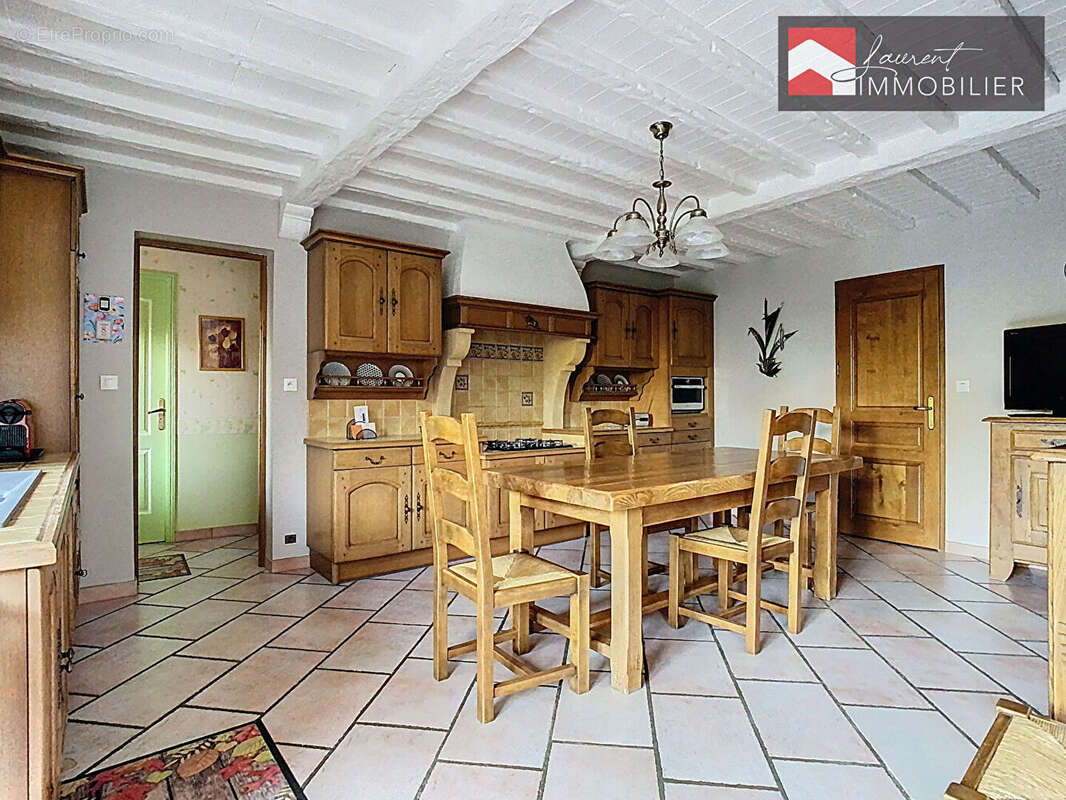 Maison à MONTBELLET