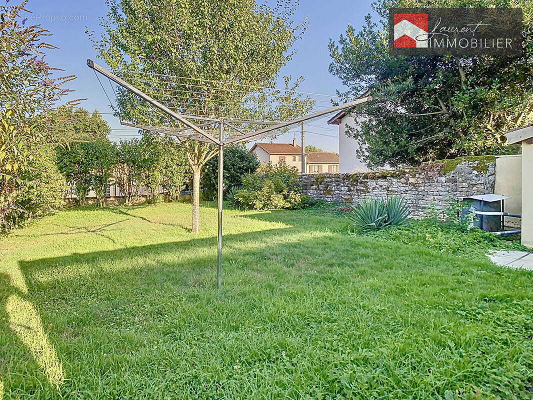 Maison à MONTBELLET