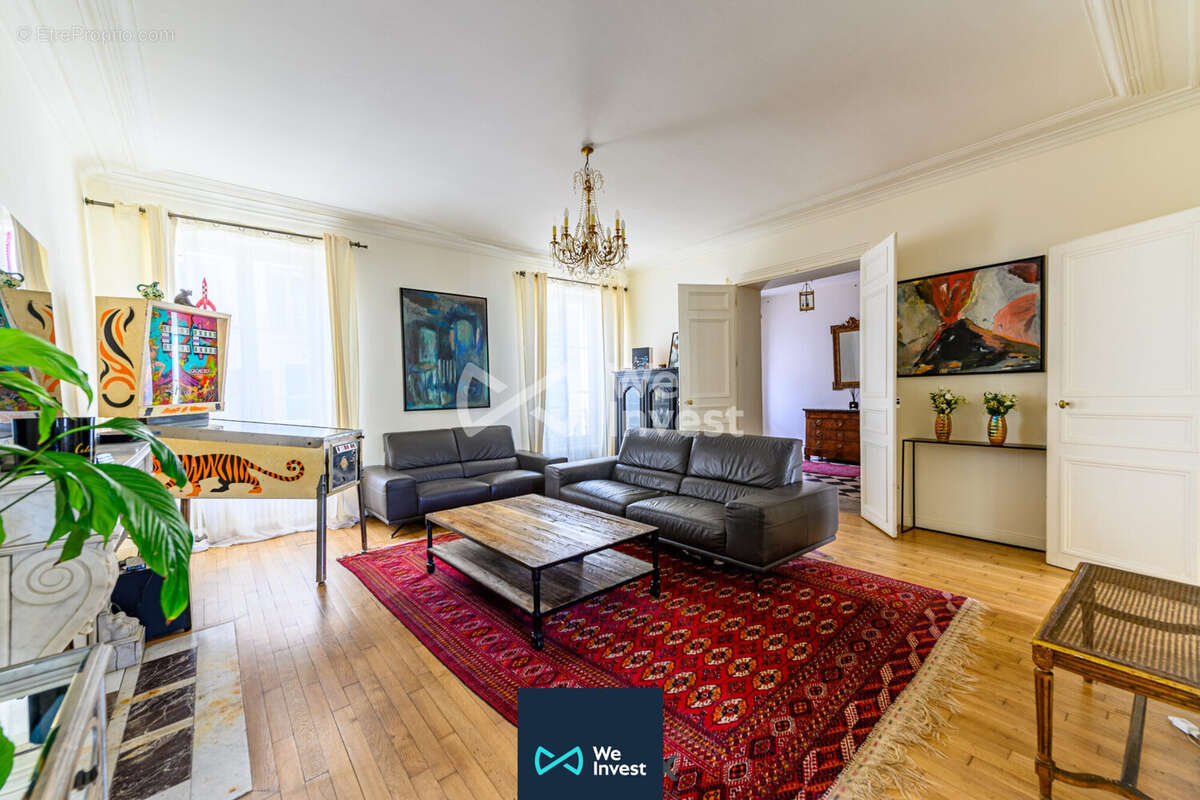 Maison à CRECY-LA-CHAPELLE