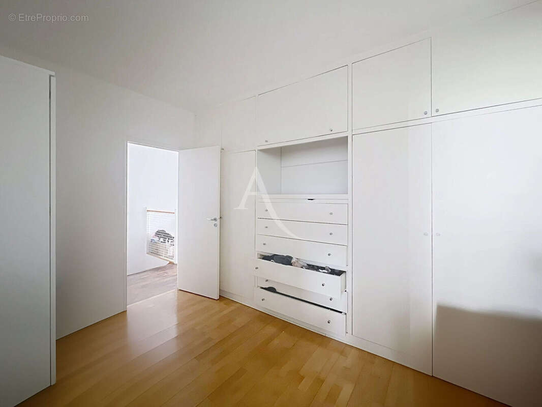 Appartement à SURESNES