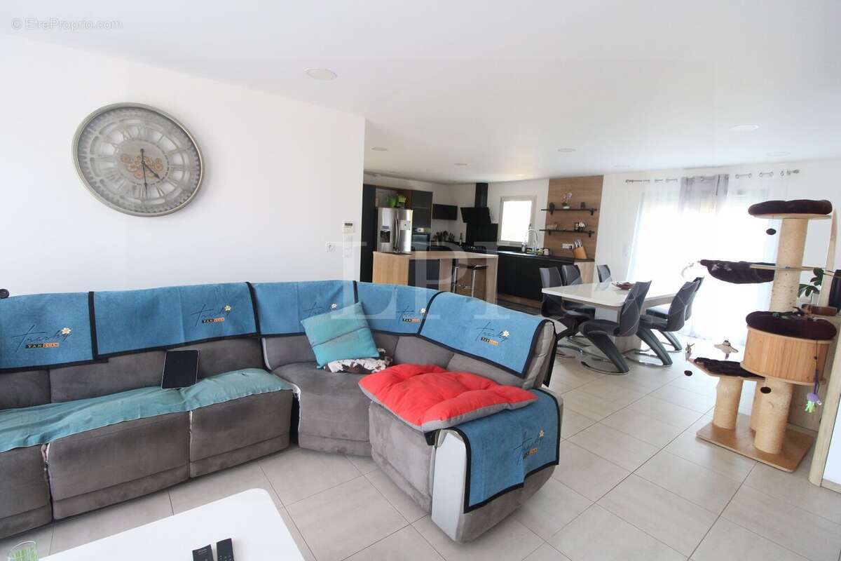 Maison à SAINT-SATURNIN-LES-APT