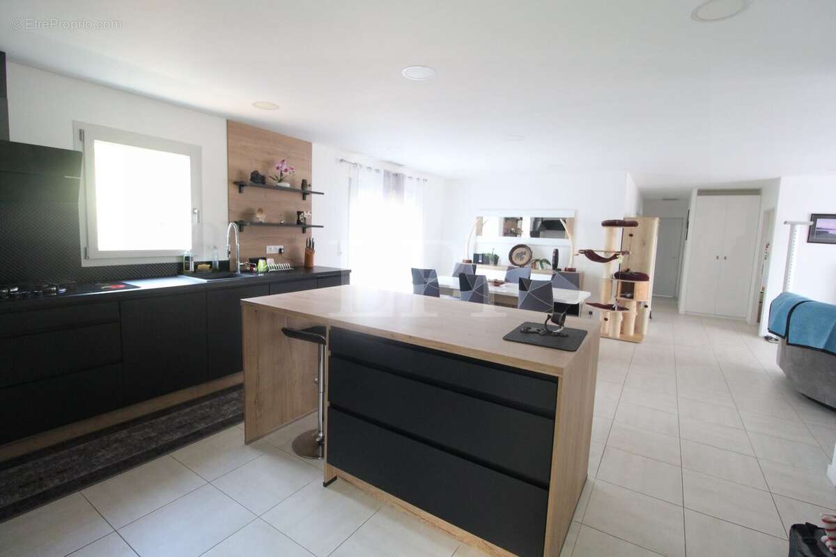 Maison à SAINT-SATURNIN-LES-APT