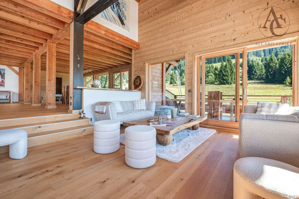 Maison à NOTRE-DAME-DE-BELLECOMBE