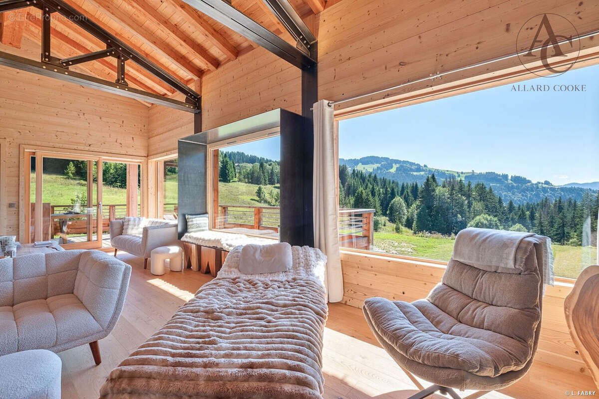 Maison à NOTRE-DAME-DE-BELLECOMBE