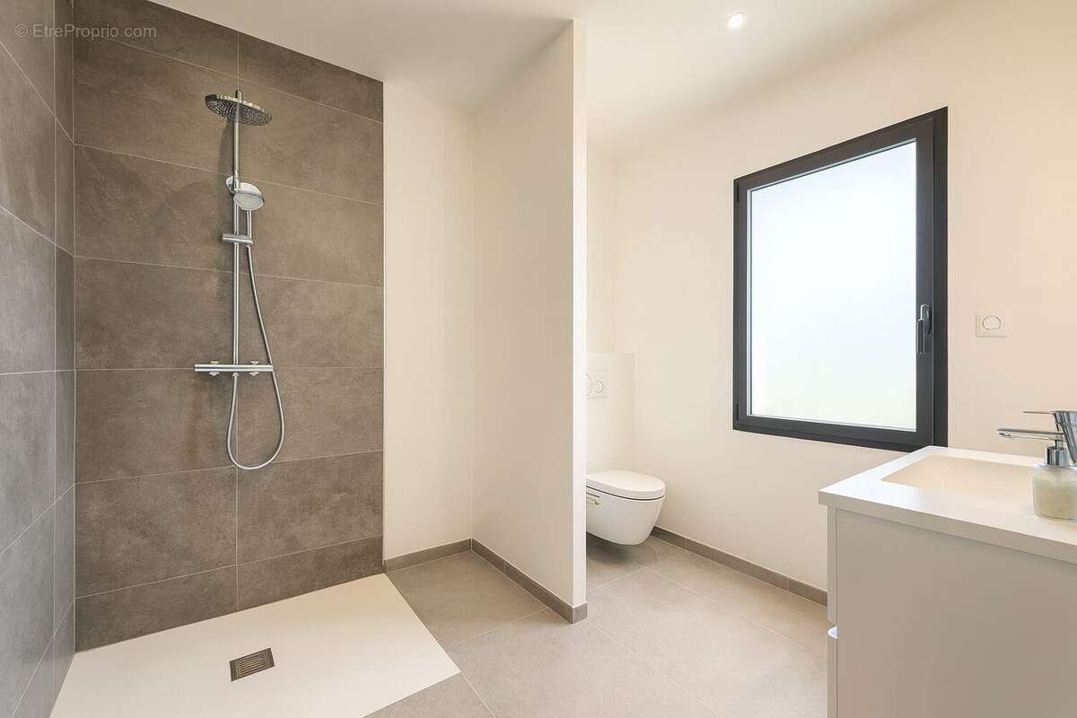 Maison à BENOUVILLE