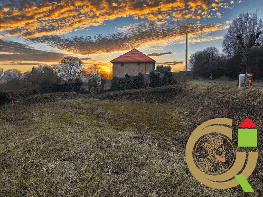 Terrain à FILLIEVRES