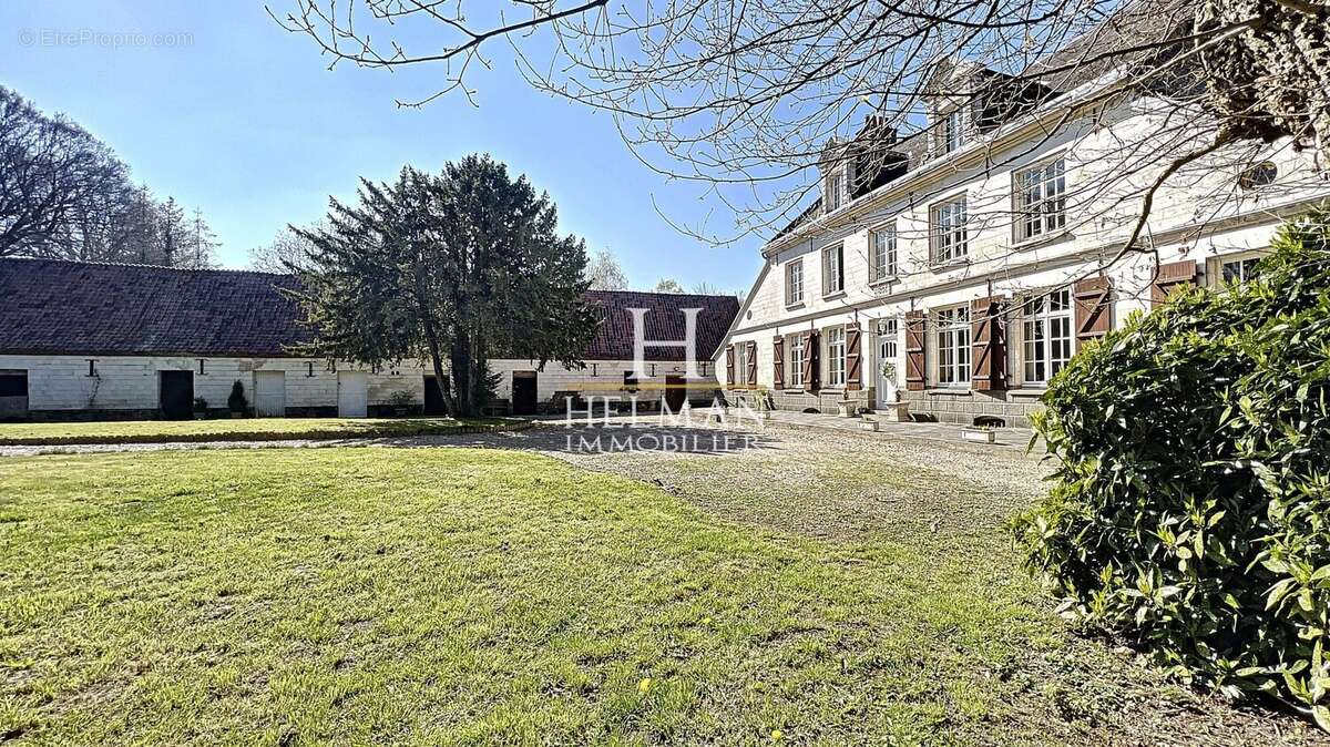 Maison à ESTREE-BLANCHE