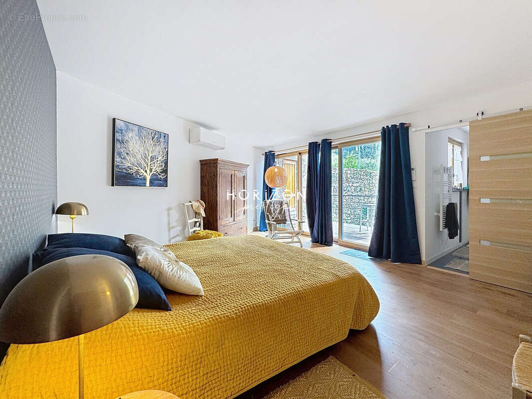 Maison à LA CHAPELLE-DE-GUINCHAY