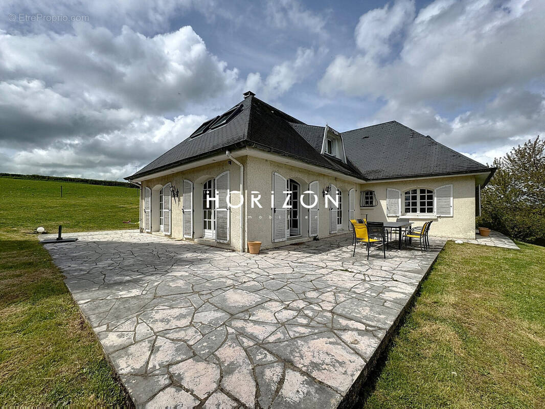 Maison à SAINT-SYMPHORIEN-DES-BOIS