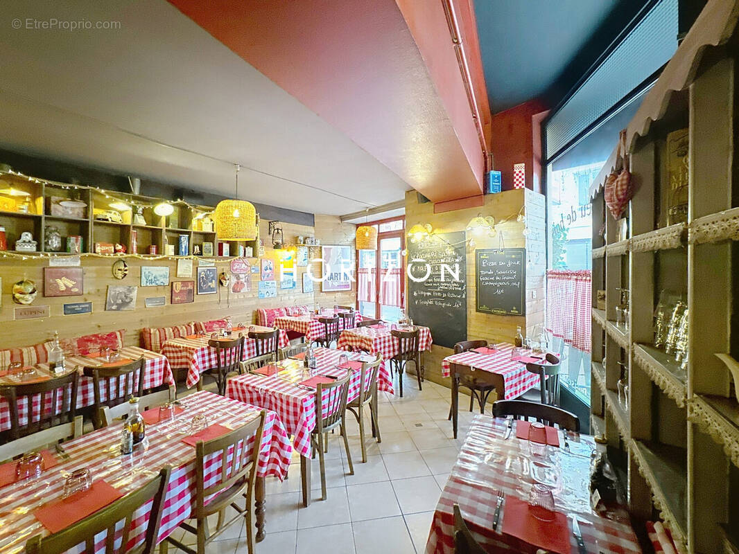 Commerce à THOISSEY