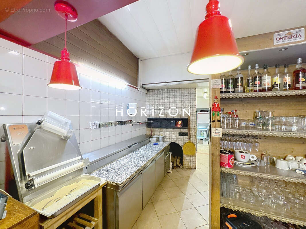 Commerce à THOISSEY