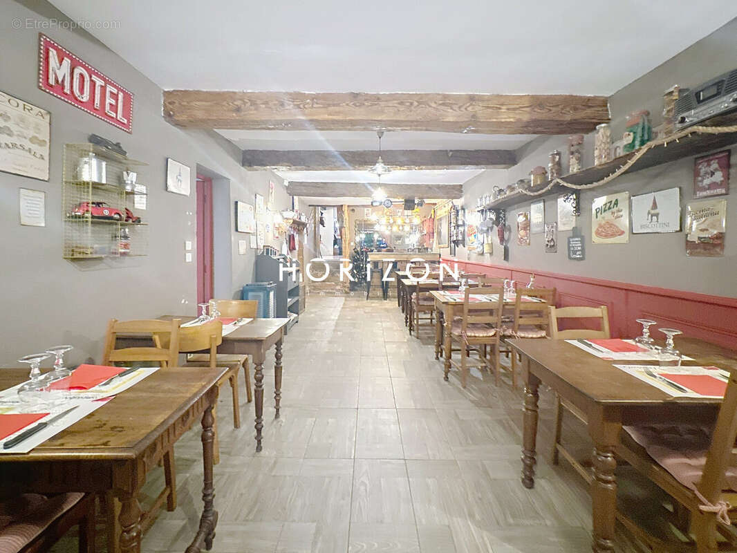 Commerce à THOISSEY