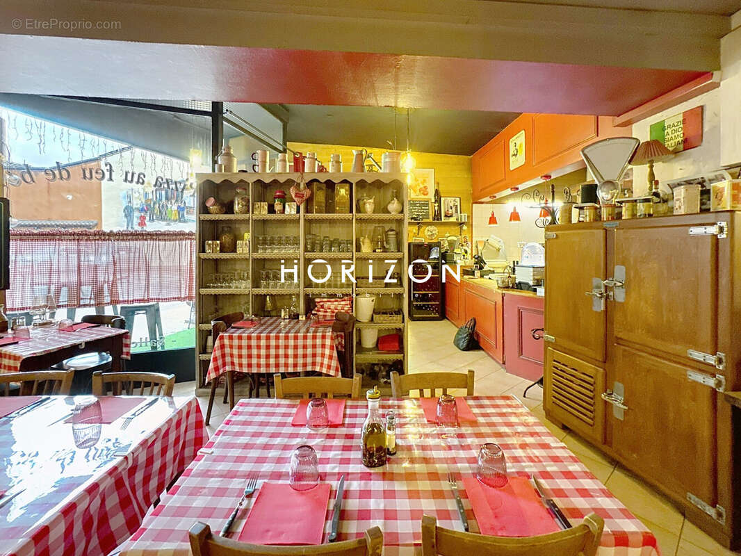 Commerce à THOISSEY