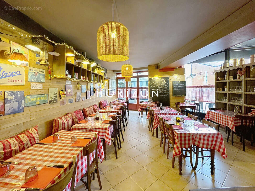 Commerce à THOISSEY