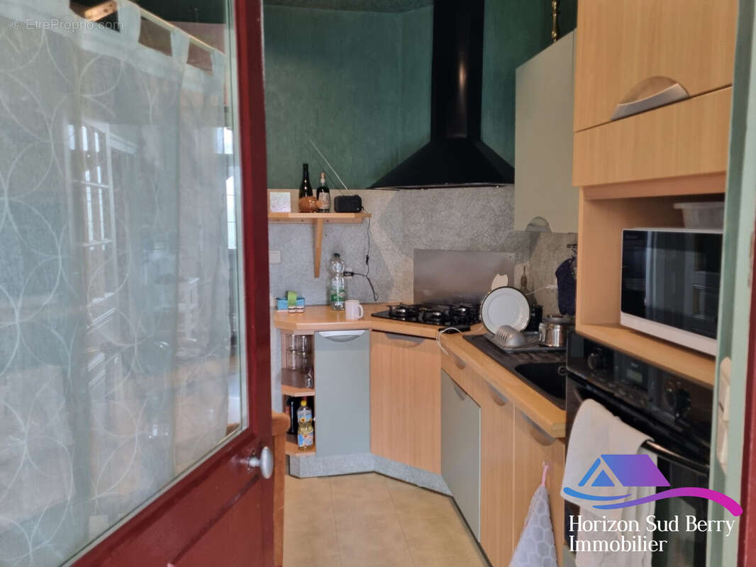 cuisine améangée et équipée - Maison à ORSENNES