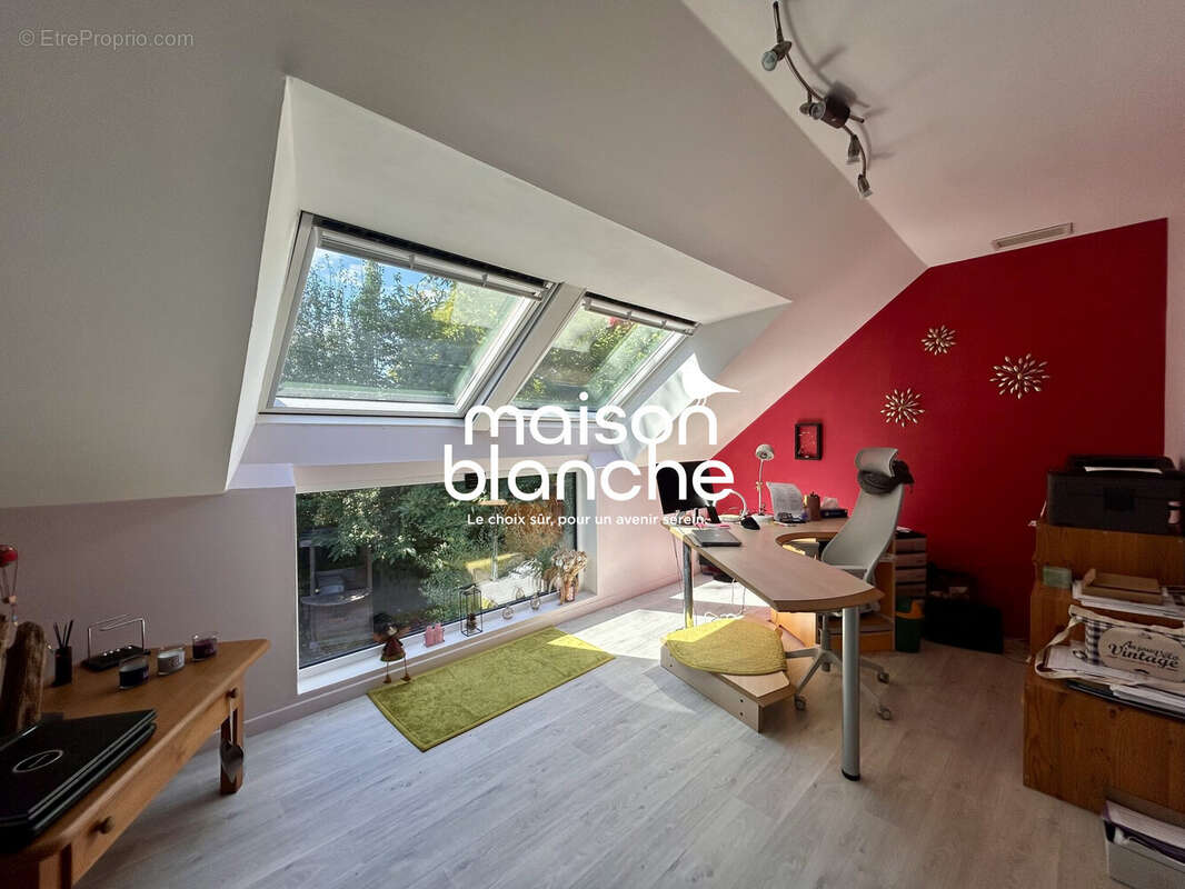 Maison à PELLOUAILLES-LES-VIGNES