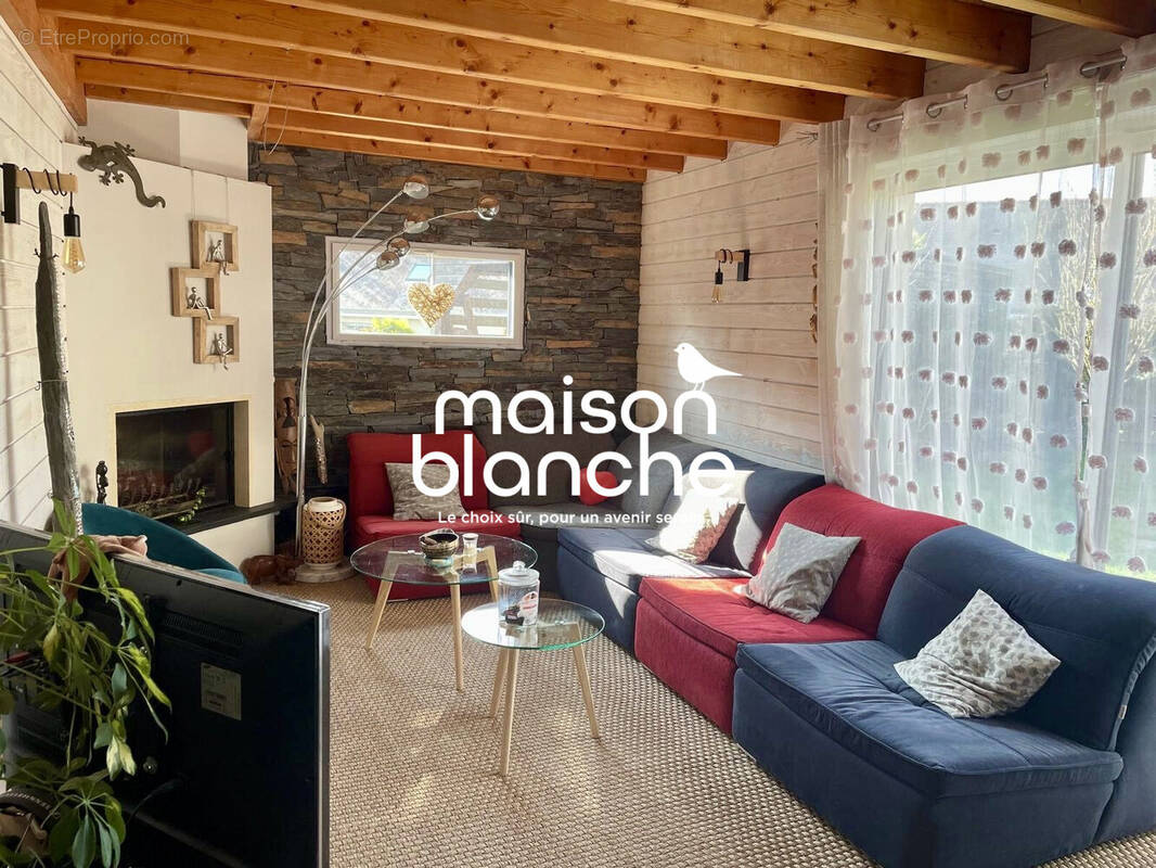 Maison à PELLOUAILLES-LES-VIGNES