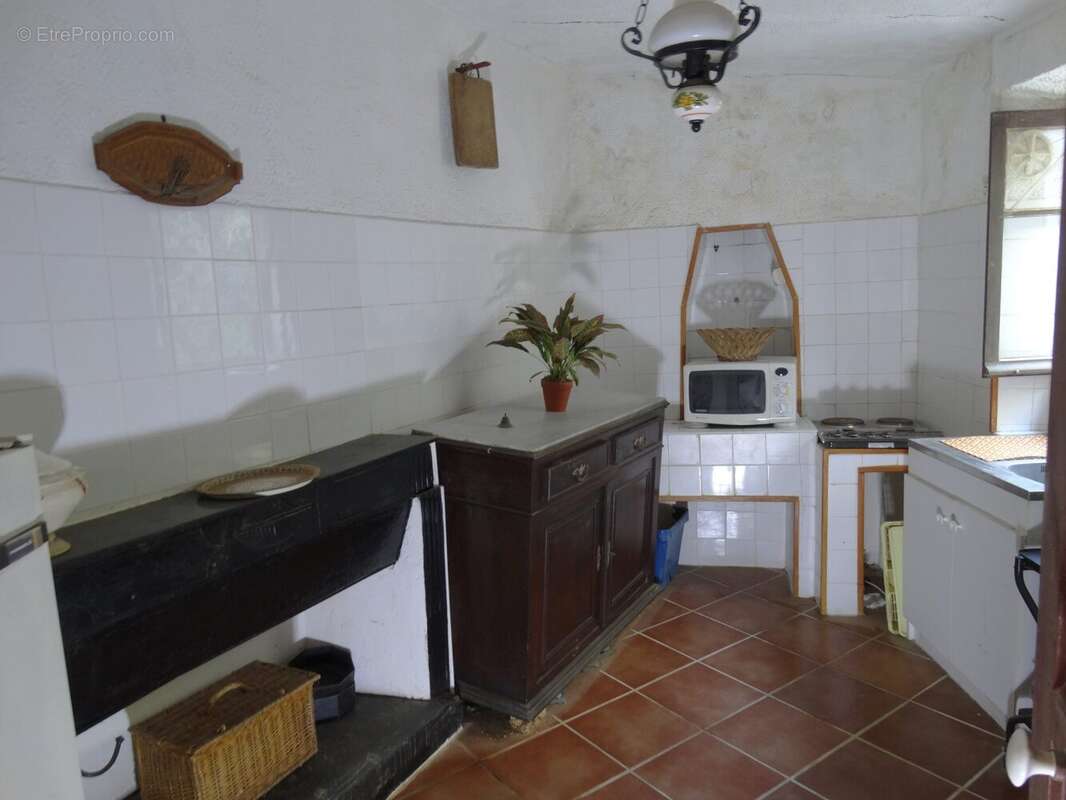 cuisine à rénover 2 - Appartement à ERSA
