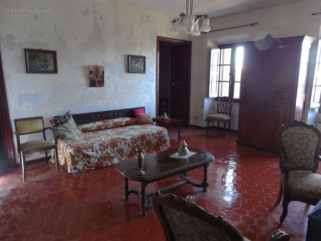 SALON avec ces 2 fenêtres - Appartement à ERSA